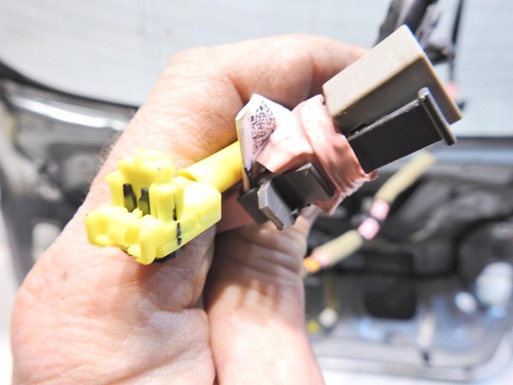 фото №8, Крышка багажника задняя стекло 22v mazda 6 ii gh hb