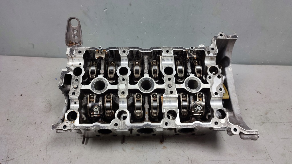 фото №1, Головка правая mercedes w211 3.5 v6 r2720162501