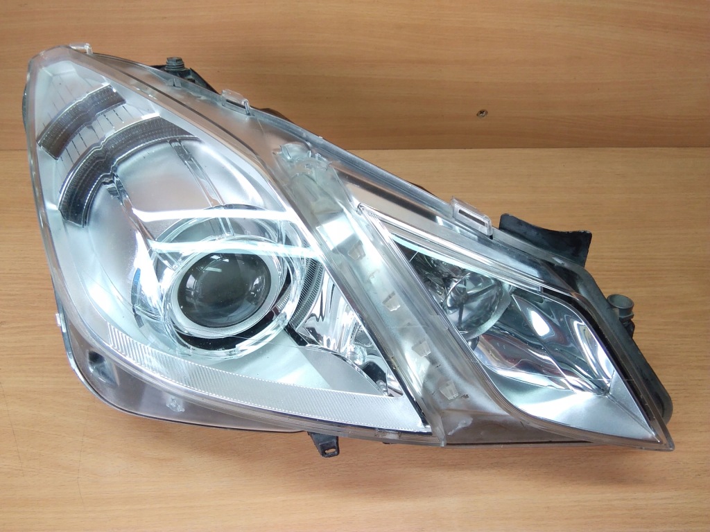 фото №1, Mercedes e-klasa w207 c207 лампа правая перед передняя bi-xenon комплектная