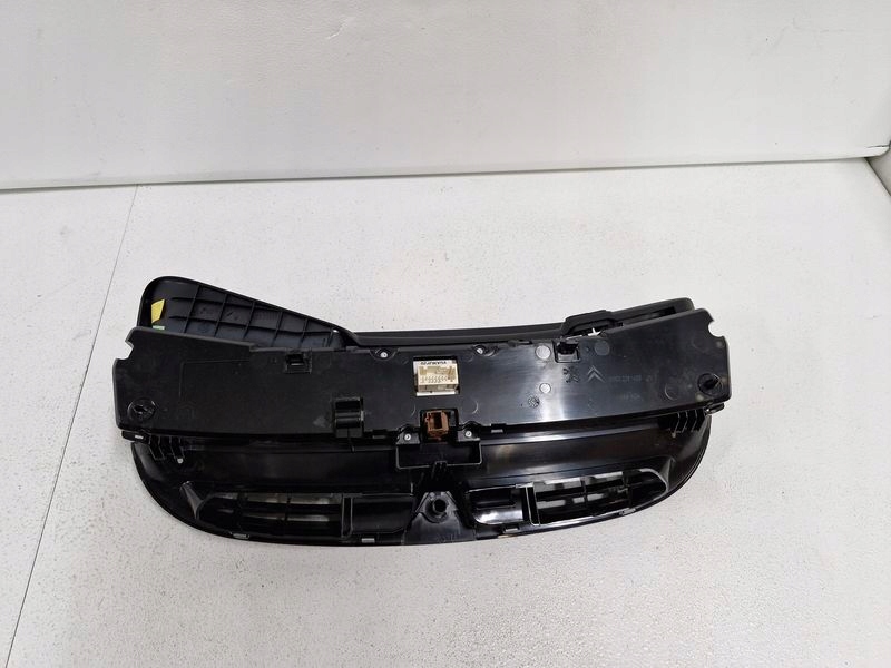 фото №11, Citroen c3 picasso 1.4 b счетчик приборы дисплей экран монитор