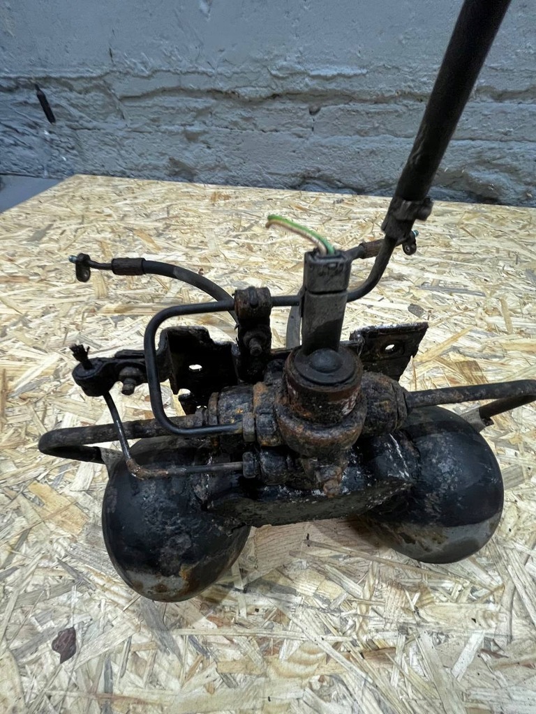 фото №1, Розподільник регулятор актуатор турбіни сфера підвіска hydro задня citroen c5 iii x7