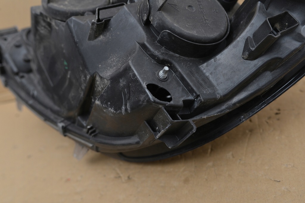 Peugeot 308 t9 рестайлинг  17-20 фара правый  перед линза led 9816990580-00 Недорого