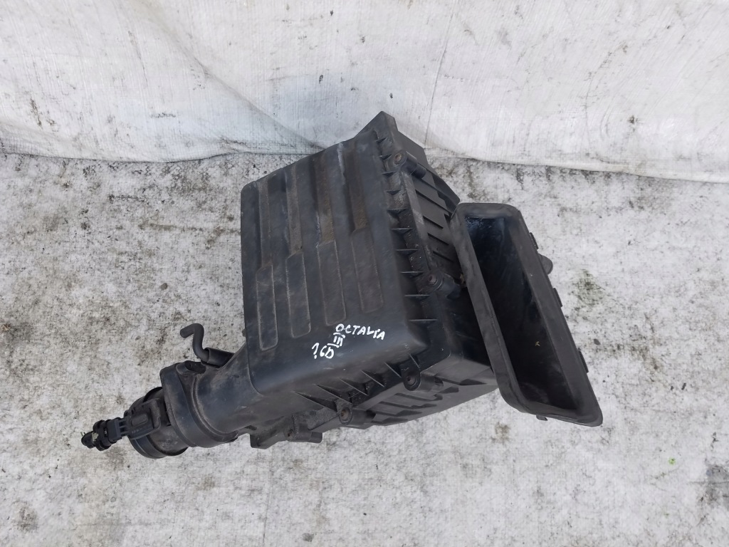 Купити Корпус фільтра повітря skoda octavia iii 1.6 tdi