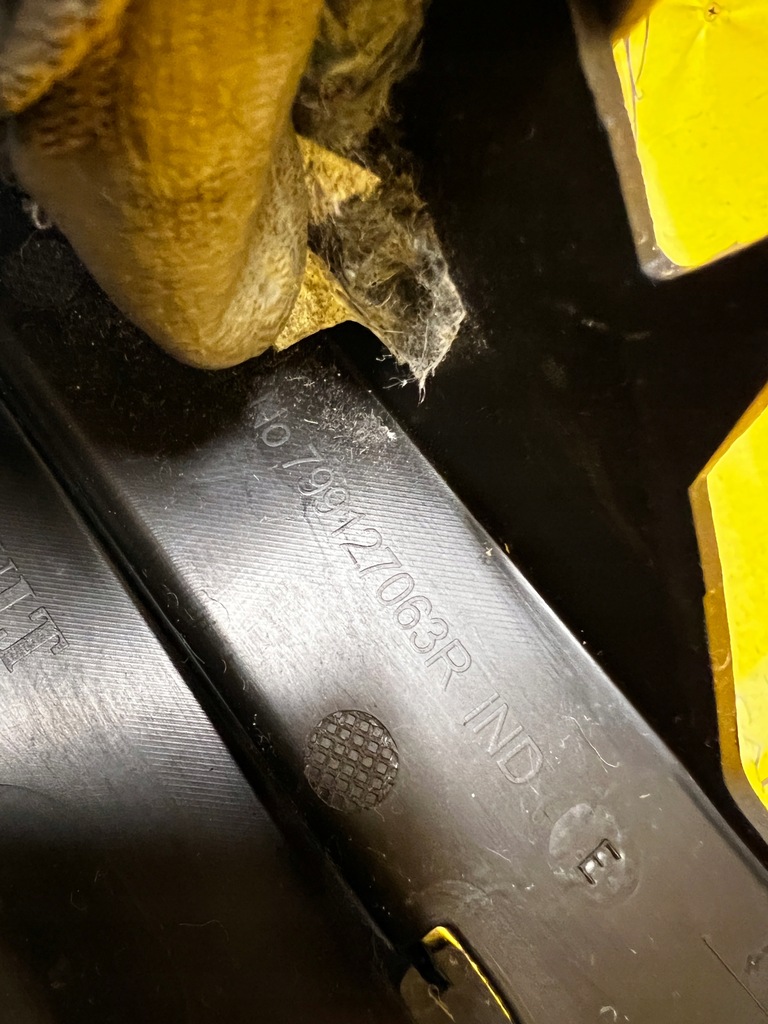 фото №7, Кронштейн шторка полка задний левая dacia duster ii