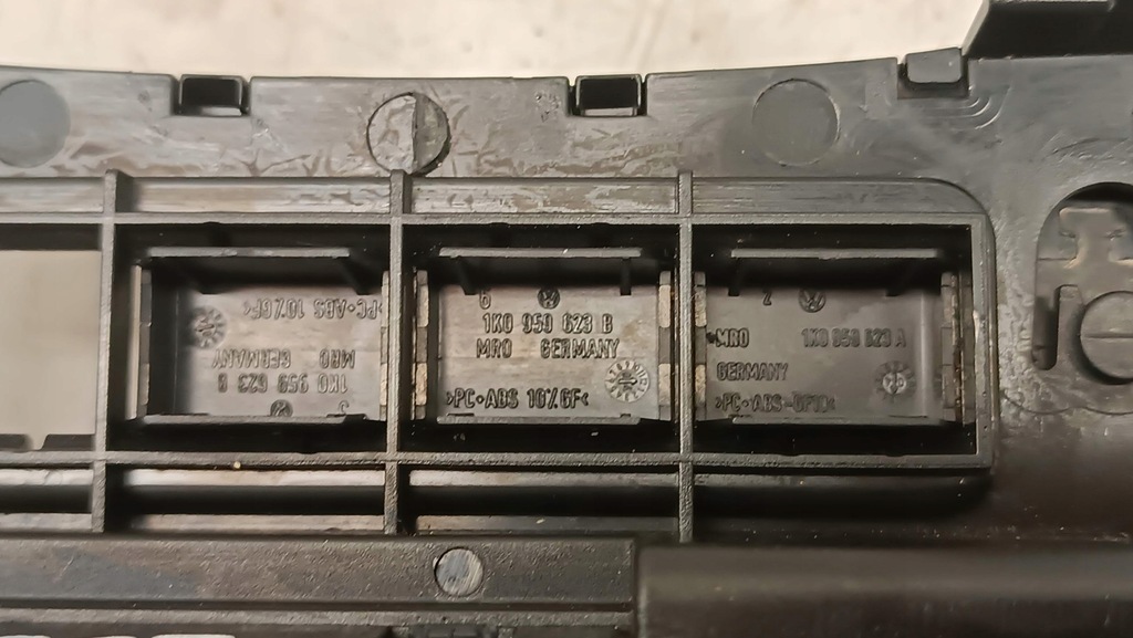 фото №9, Пепельница бардачок туннель volkswagen vw golf 5 v 1k0857961