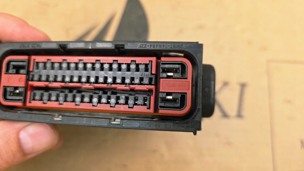 фото №15, Ford focus mk3 c-max mk2 2011 r. колодка штекер насоса abs esp bv61-2c405-af