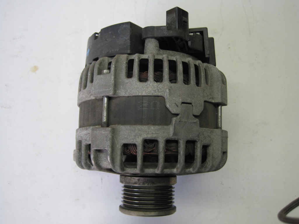 Купити Генератор porsche carrera 991 3,0bit 18r 0pb903018