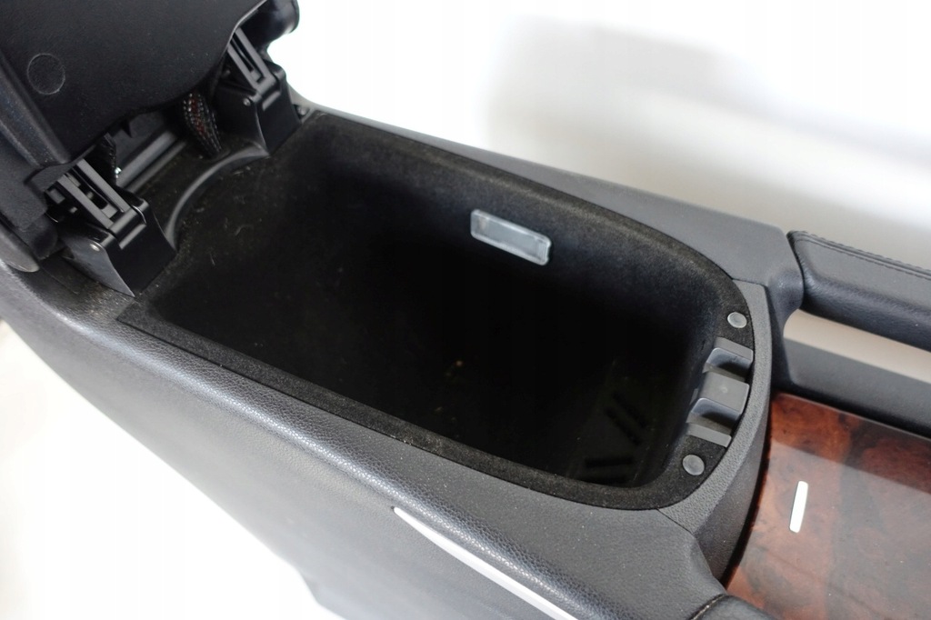 фото №8, Mercedes w164 подлокотник туннель бардачок ml gl x164 1646801314