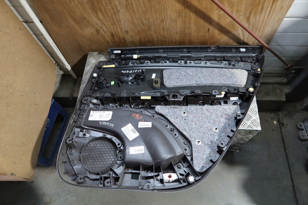 фото №10, Оббивка обшивка двері лівий задня espace v 829018107r