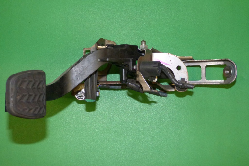 фото №1, Педаль тормоза toyota yaris ii 2011