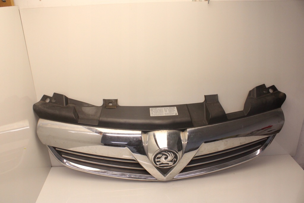 Решётка радиатора решётка радиатора радиатора opel zafira b lift 2008r- 13247327 13247331 в Украине