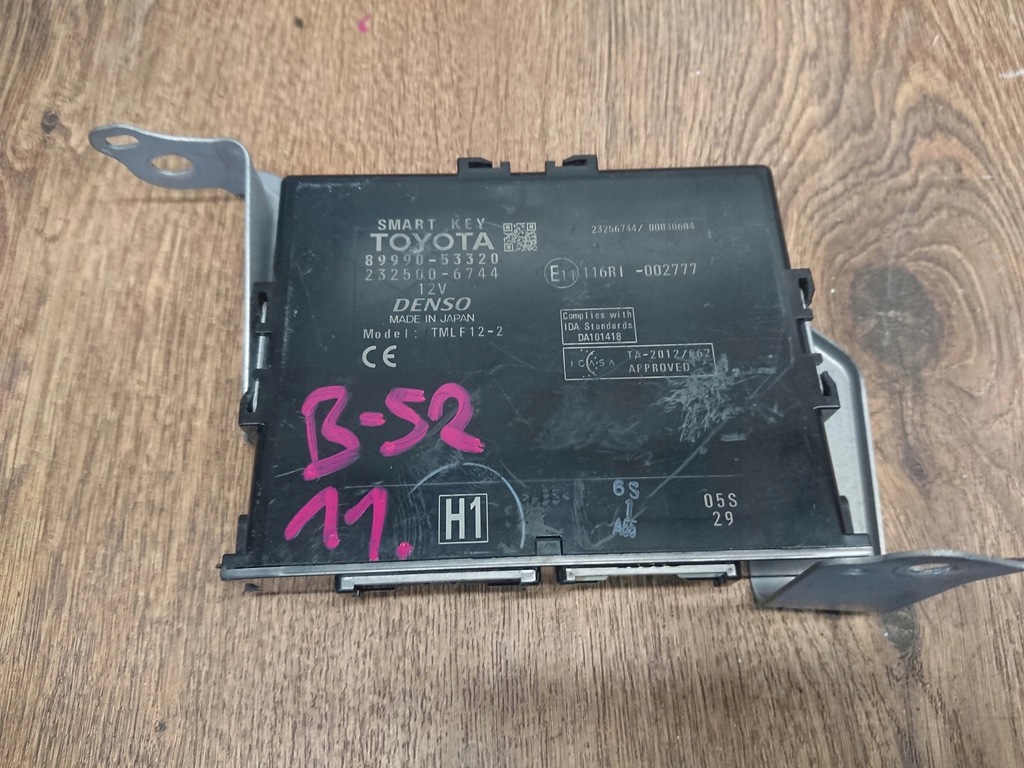 фото №1, Lexus is iii 300h модуль smart key 89990-53320