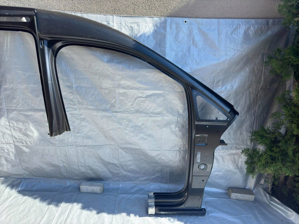 фото №1, Блок двигателя порог передний правый vw caddy 2k5 2k5809604e