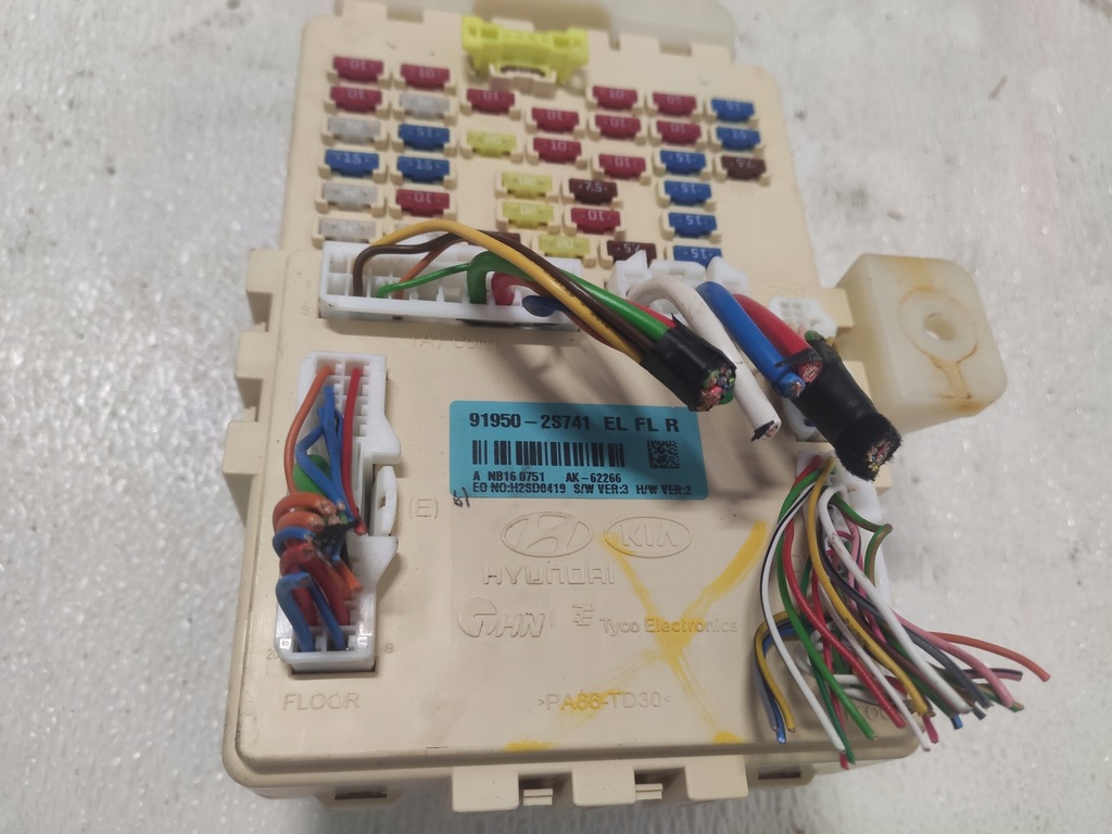 фото №5, Коробка запобіжник hyundai ix35 91950-2s741