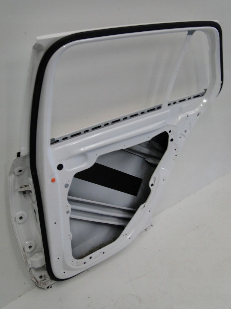 фото №11, Mercedes дверь правое задние белый 149 задняя правый e klasa 213 s213 kombi