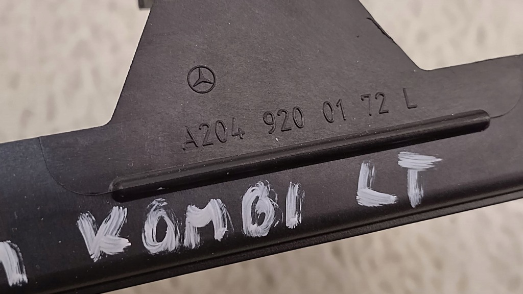 Mercedes c w204 рестайлінг  11-14 універсал лівий замок сидіння задній a2049200172 Зі Шроту