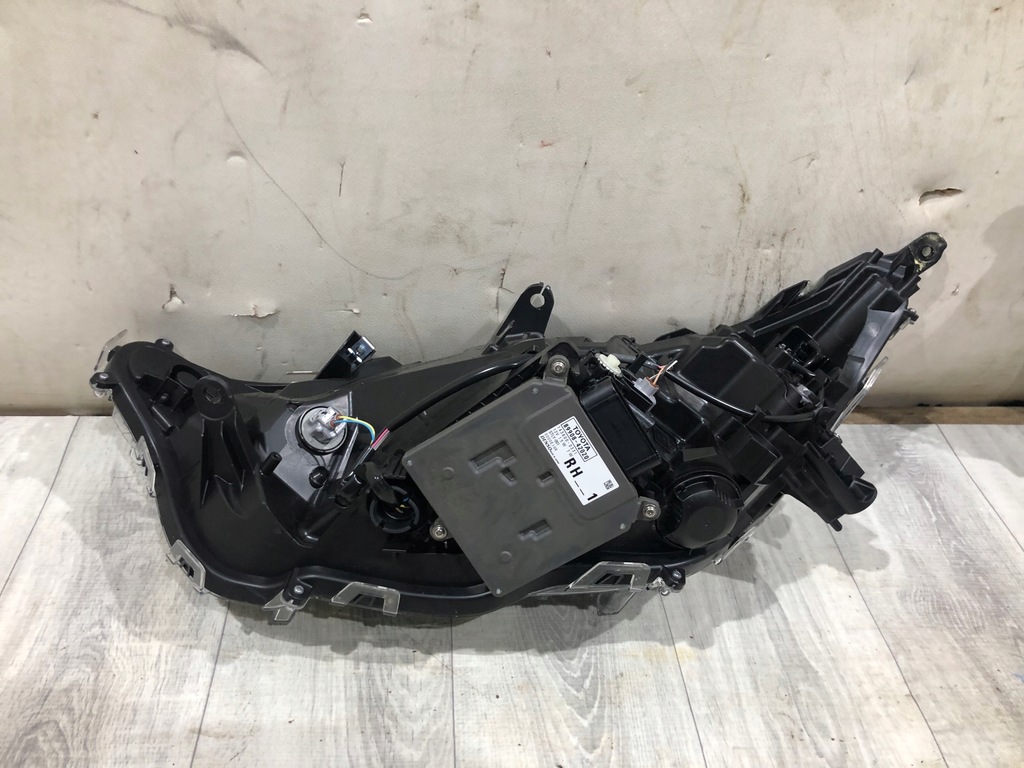 фото №12, Toyota rav4 v лампы фары полный