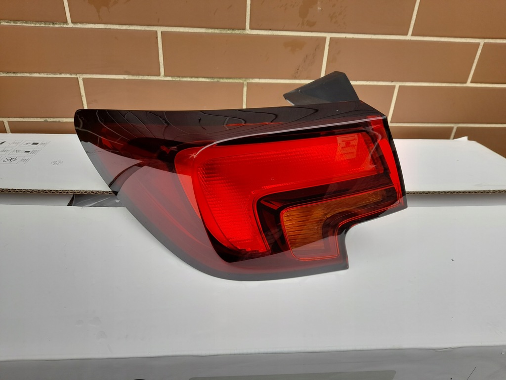 фото №1, Opel astra v k лампа задняя левая хэтчбек 39099014