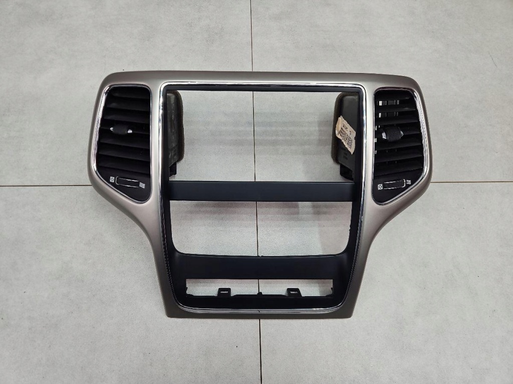 фото №1, Jeep grand cherokee iv wk2 10- рамка радио решётки обдув
