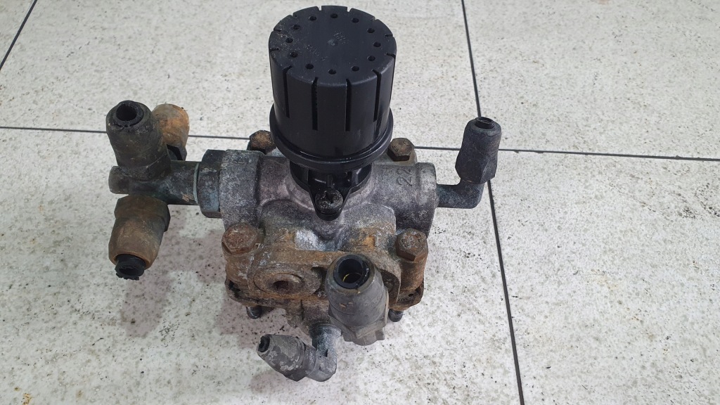 фото №1, Клапан тормозной релейный scania r