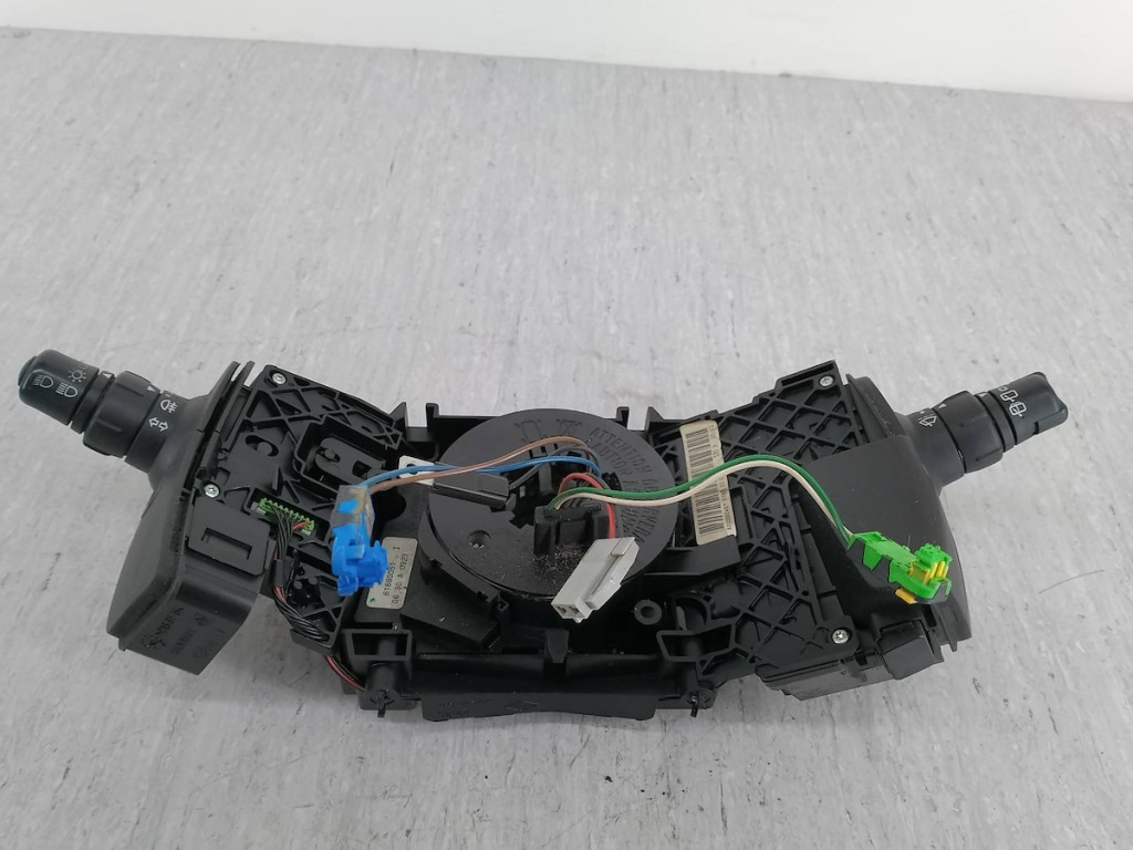 фото №1, Переключатель комбинированный renault scenic ii 03-09 8200220457 1.9 dci
