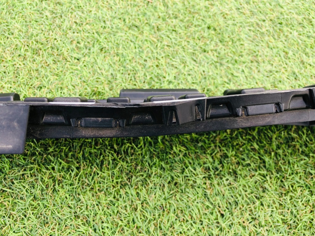 Renault megane v e tech решітка середня бампера передній 622542660r Ціна