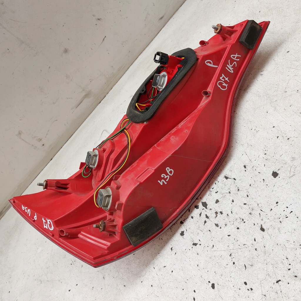 фото №10, Audi q7 usa лампа права задня 4l0945094a