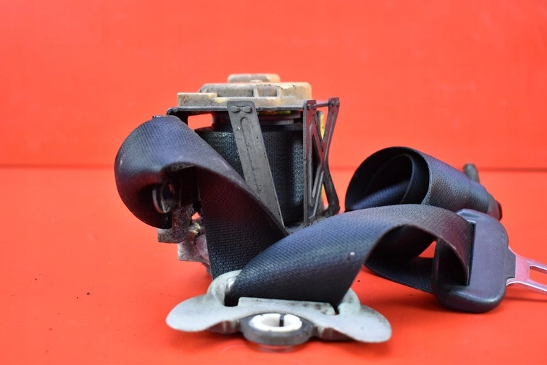 фото №4, Pas безпеки правий перед toyota avensis t25