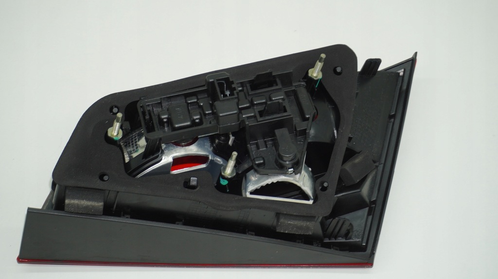 фото №8, Audi a3 8v sportback лампа лівий задня кришка багажника