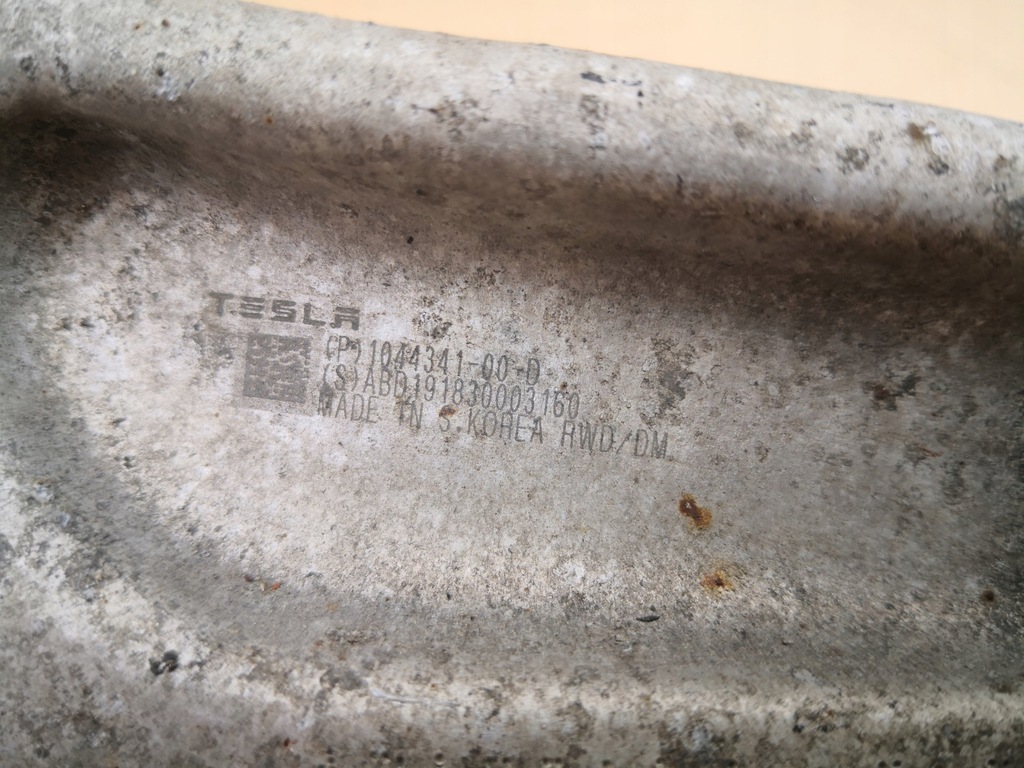 фото №11, Tesla 3 поворотний кулак передня права + важіль нижній