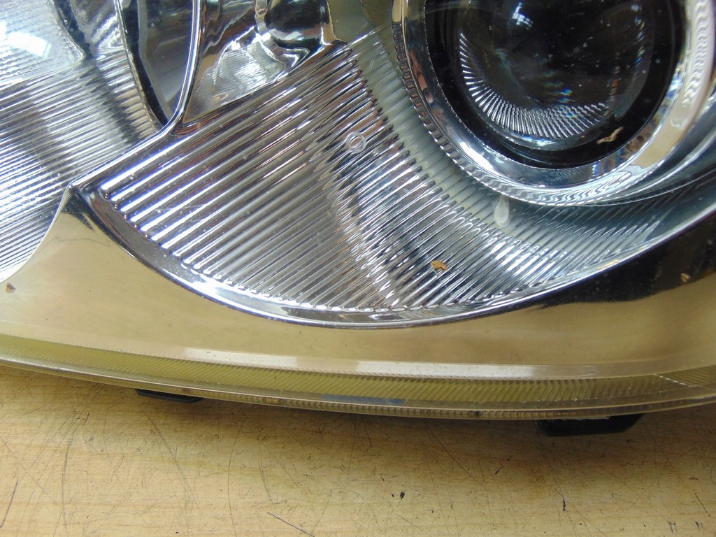 фото №9, Лампа левая перед toyota avensis t25 europa