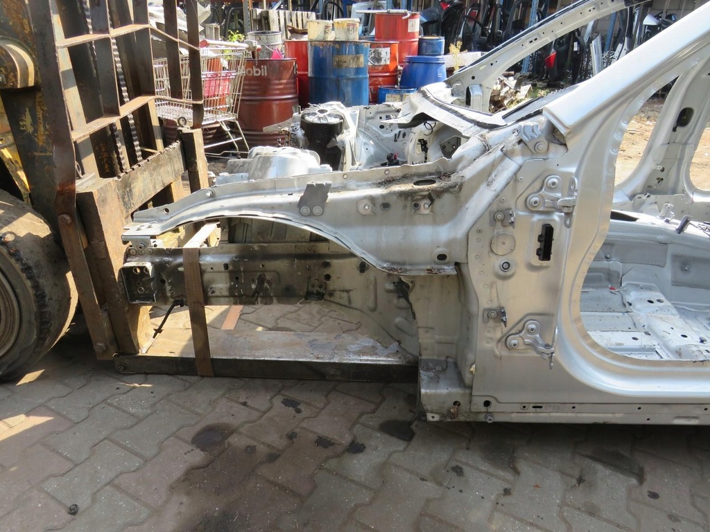 фото №1, Четверть лонжерон левый перед lrc jaguar xf x260 sedan