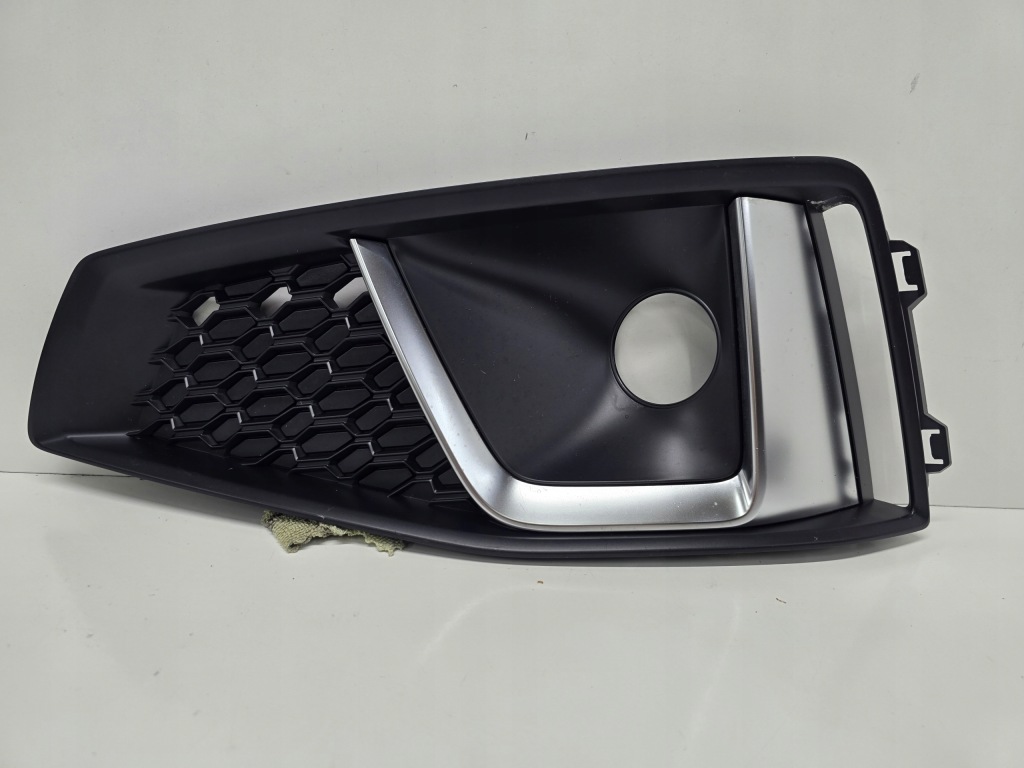 фото №1, Audi a4 b9 решётка левая w бампер передняя 8w0807681