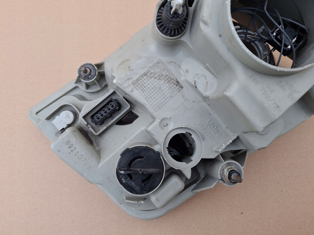 фото №9, Volvo fe fl фара правий лампа права 20818775 89204201