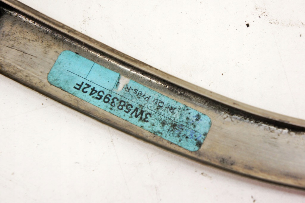 фото №6, Ir032 bentley flying spur i молдинг стекло правый задняя