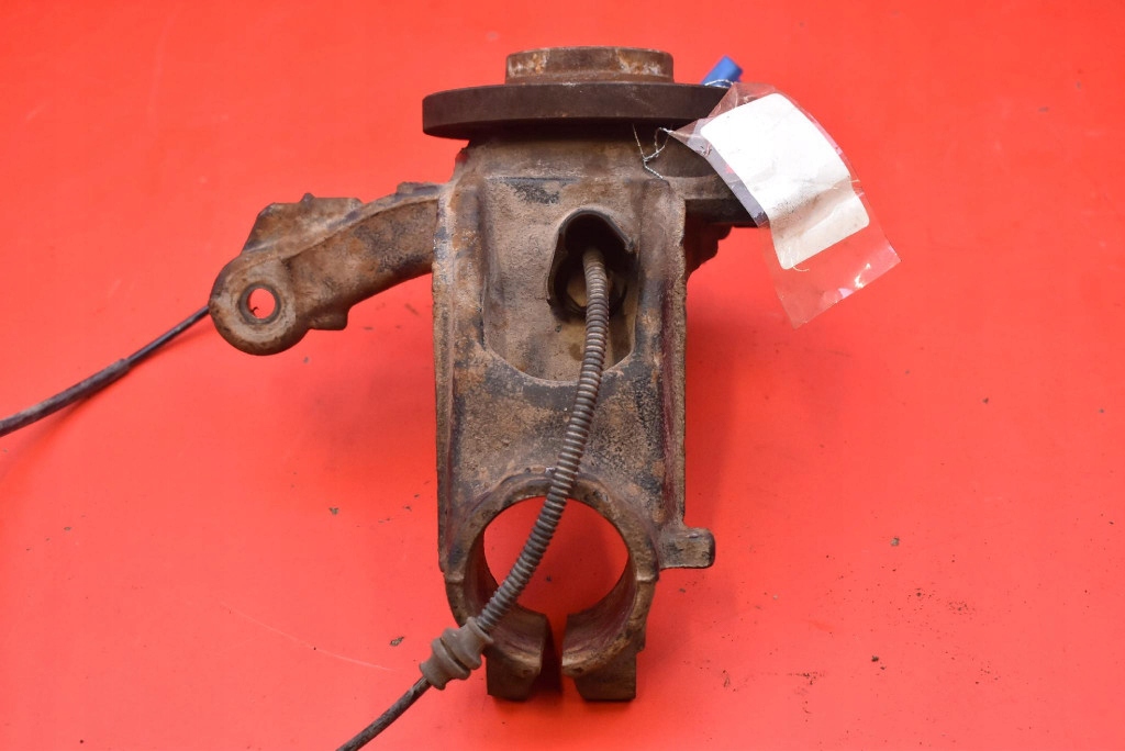 Поворотный кулак ступица левая перед citroen ds3 1.6 e-hdi 112 km 10-14 Оригинал