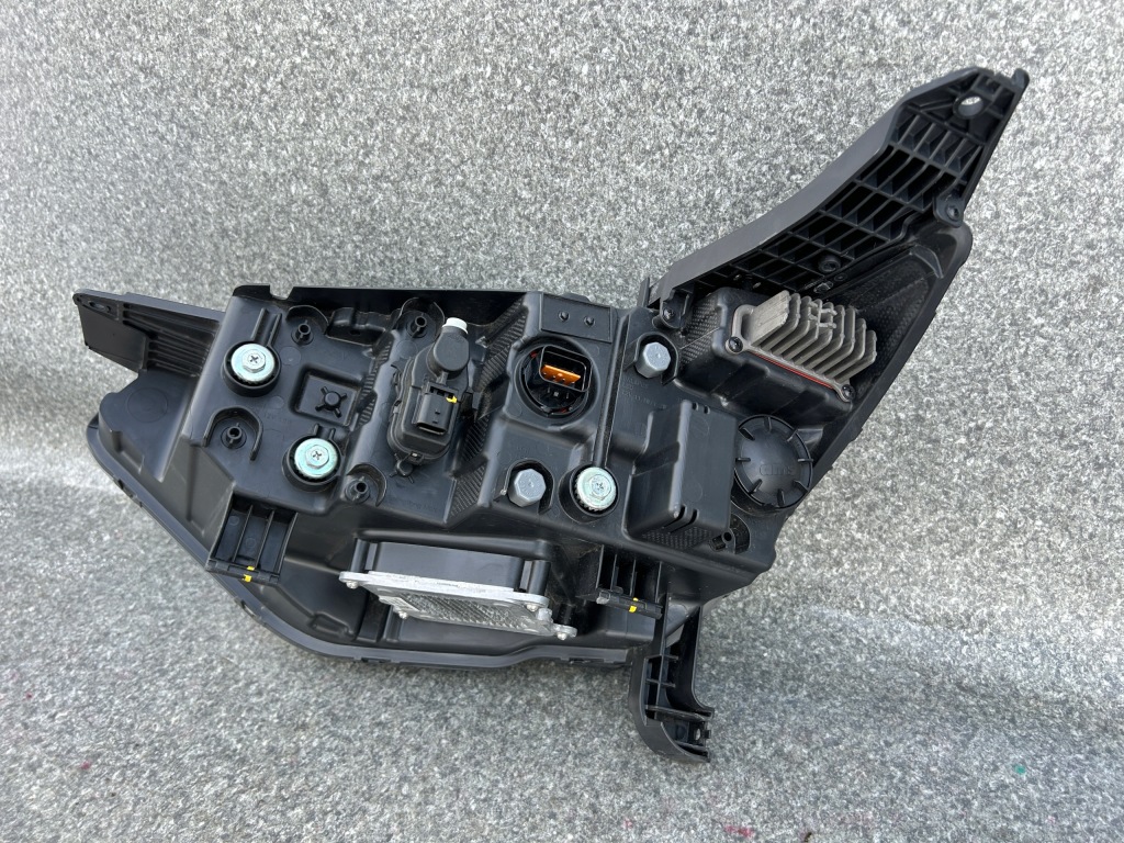 Лампа права передня ssangyong kornado iv full led 8310237201 Київ