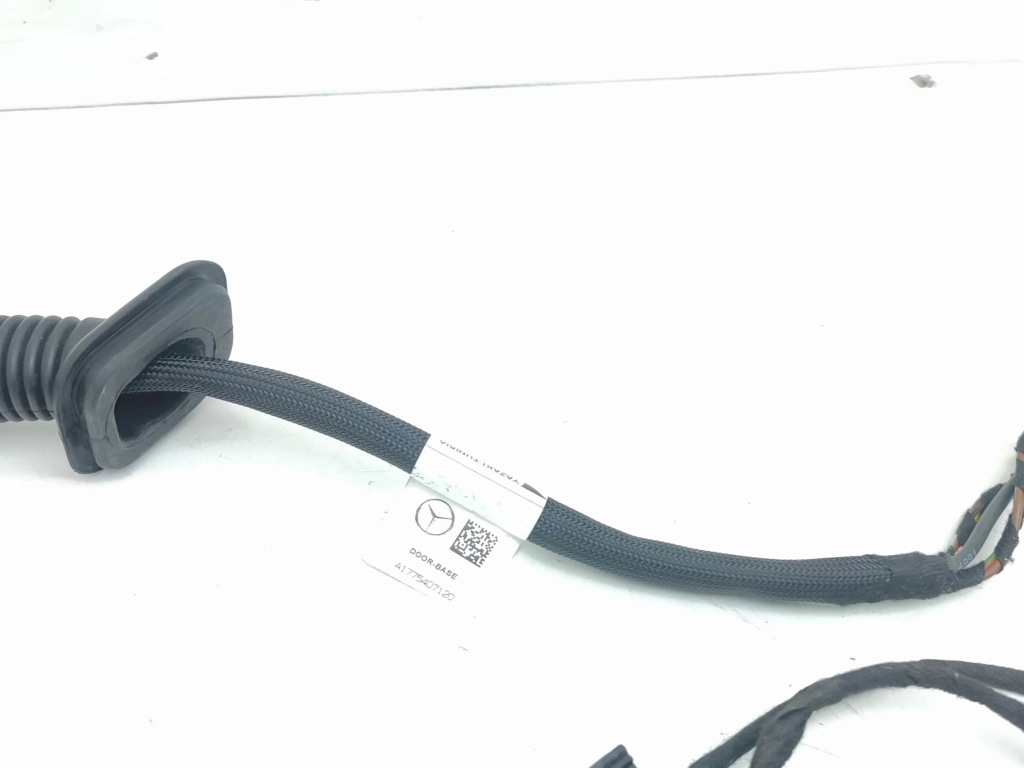 фото №10, Mercedes-benz eqa 2022 права сторона джгут трубопровід двері передніх