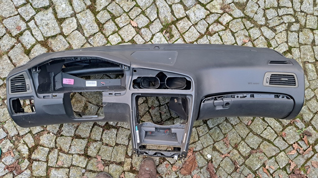 фото №4, Volvo v70 ii xc70 i s60 i 01-07- панель приладів консоль подушка ładna