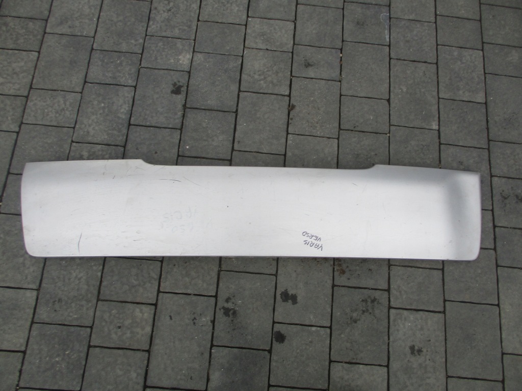 фото №1, Молдинг накладка кришки задня toyota yaris verso