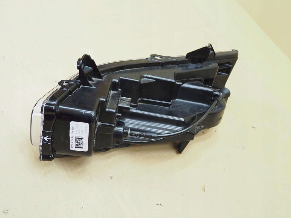 Поворотник led правый ford mustang pjr3b13200bg Недорого