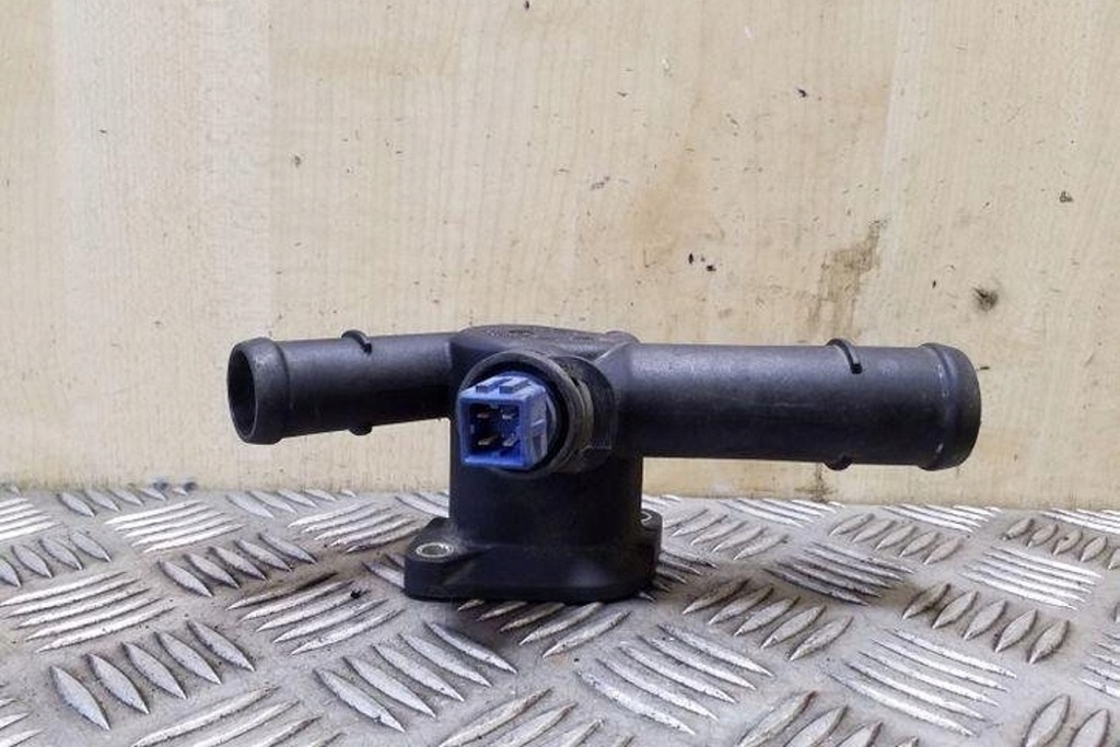 фото №7, Труба охлаждение vw golf iv variant 1j5 06a121133d 1.9l дизель 74kw 2003