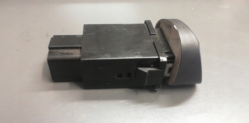 фото №6, Hyundai h1 97- кнопка підігрів скло новий оригінальний номер