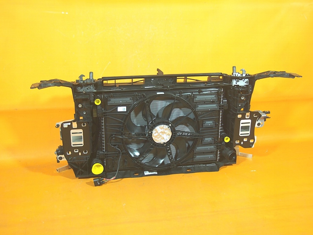 Купити Audi q3 83a 14km 40 tfsi ремінь передній радіатор вентилятори комплект