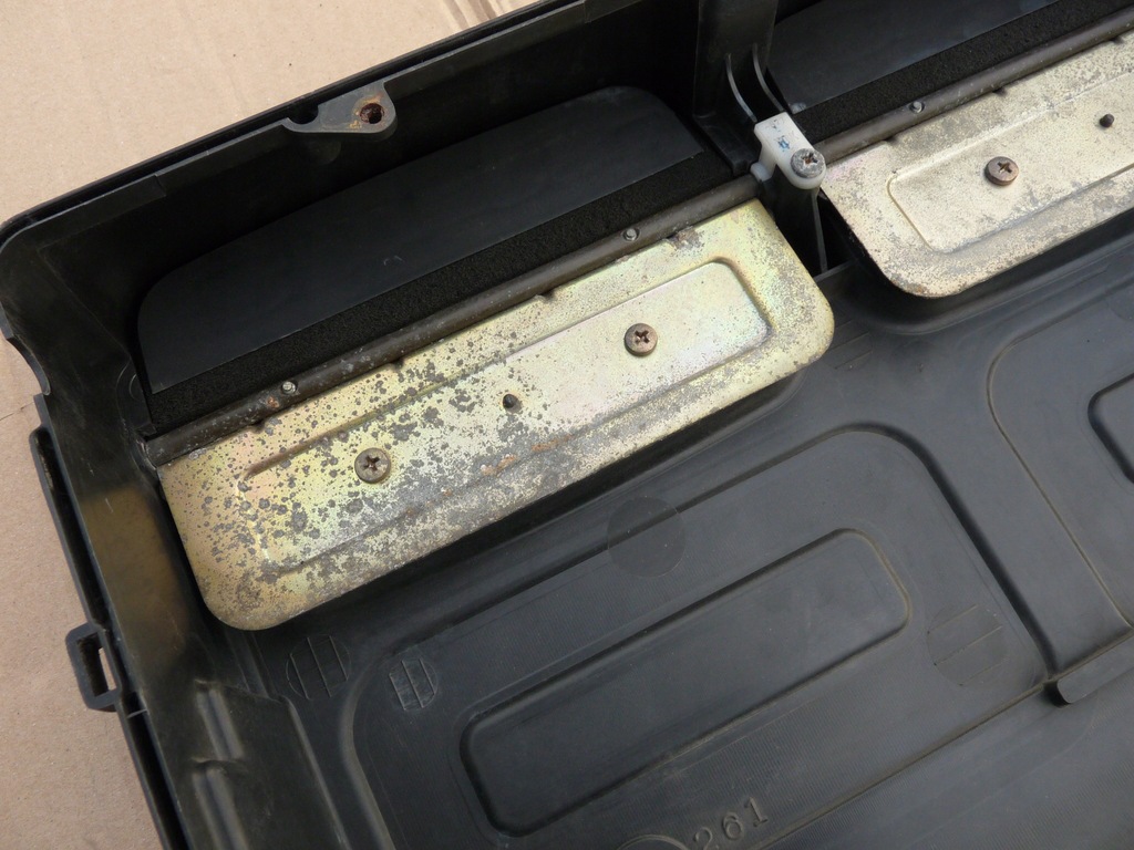 фото №7, Audi a8 d2 корпус обігрівача кришка 4d1820003c europa