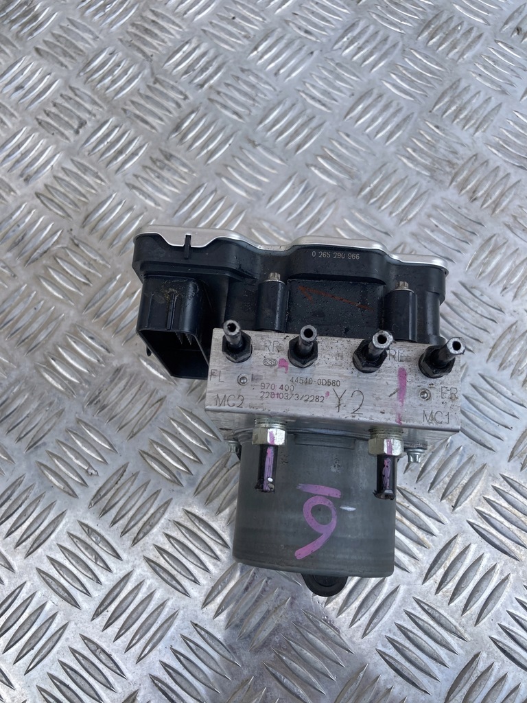 фото №1, Насос abs yaris cross 21- 040