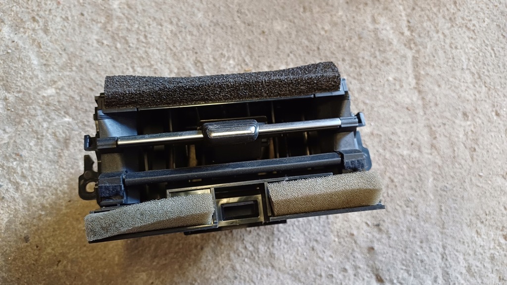 фото №1, Mazda 2 dj 15- решётка обдув