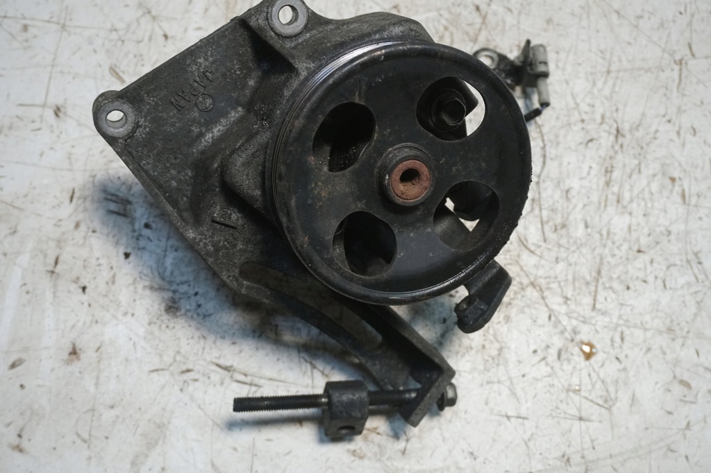 фото №1, Subaru forester sg ii 2.5t 2007 насос усилителя 34430sa000