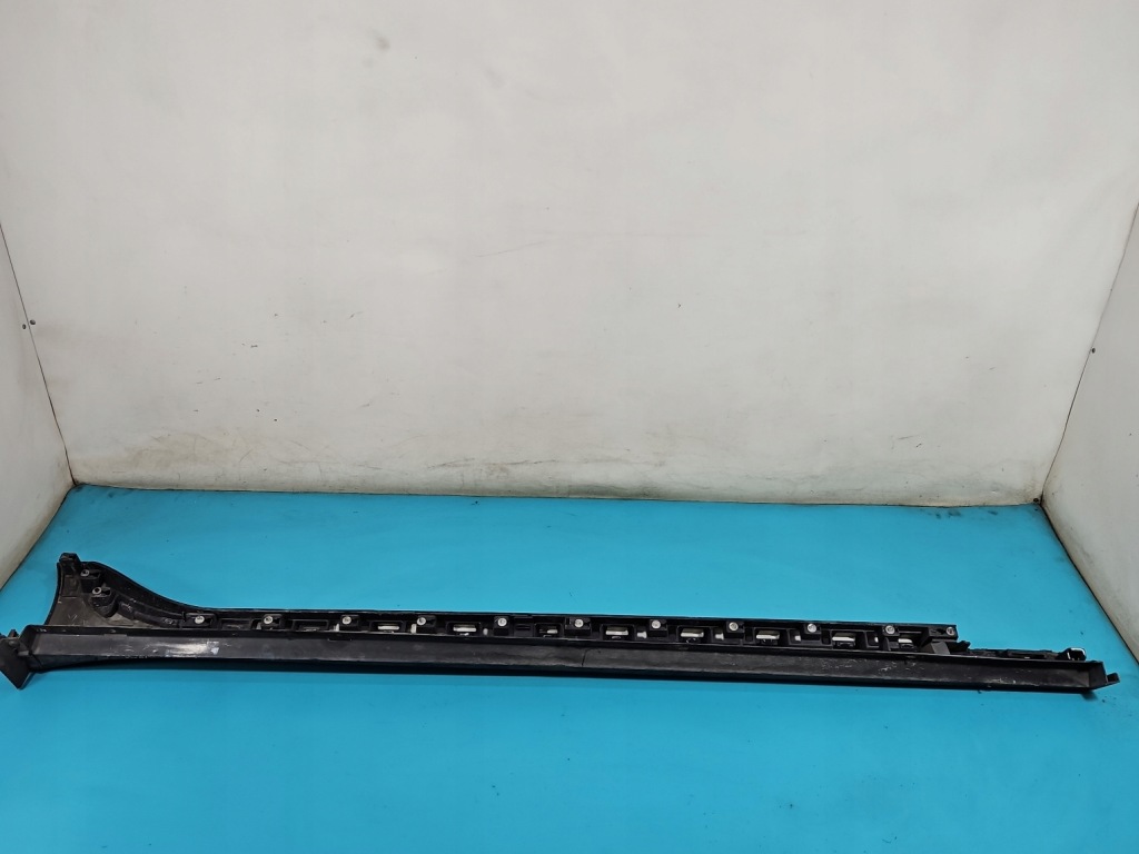 Накладка  порог левая порог накладка jaguar xf 2 x260 gx63-101d57-a Недорого