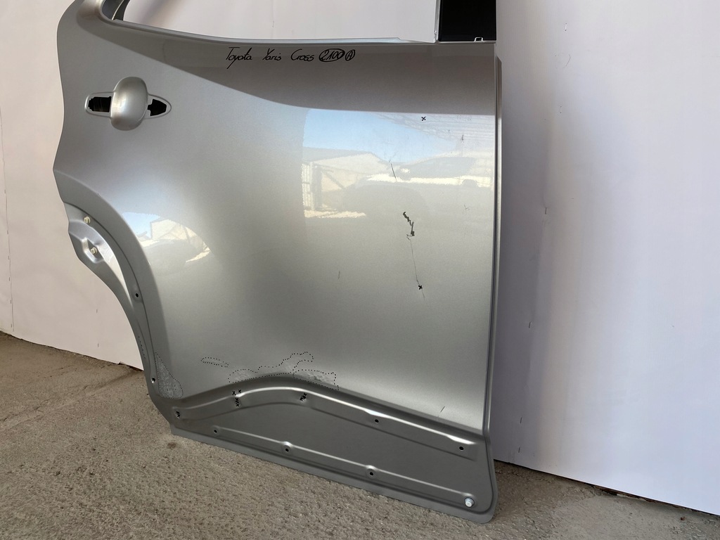 фото №8, Toyota yaris cross дверь задние правое задняя